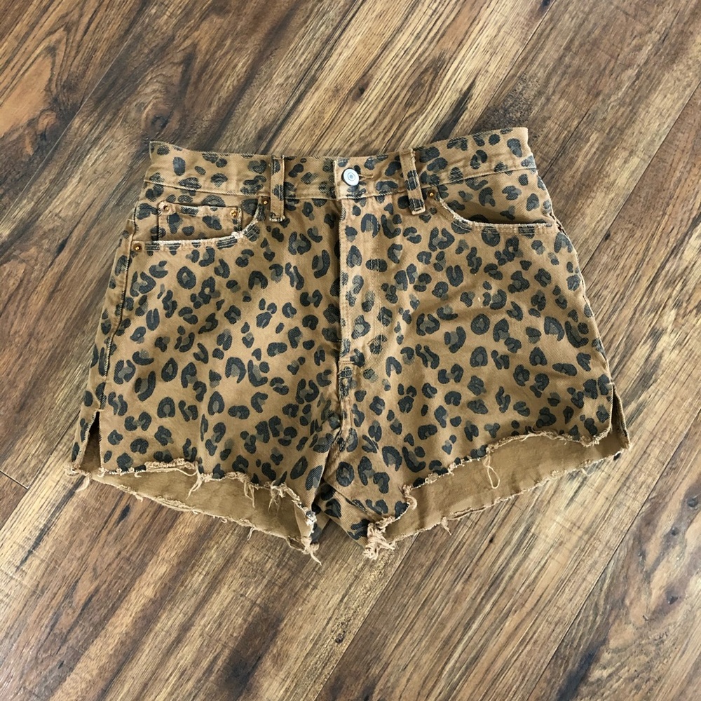 Abercrombie & Fitch leopard short